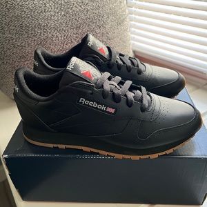 Reebok Classic Leather, Size 8